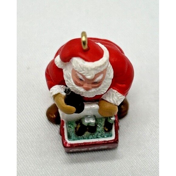 Hallmark Keepsake Ornament 1995 Coca-Cola "Cool Santa" Miniature - No Box - Picture 6 of 9